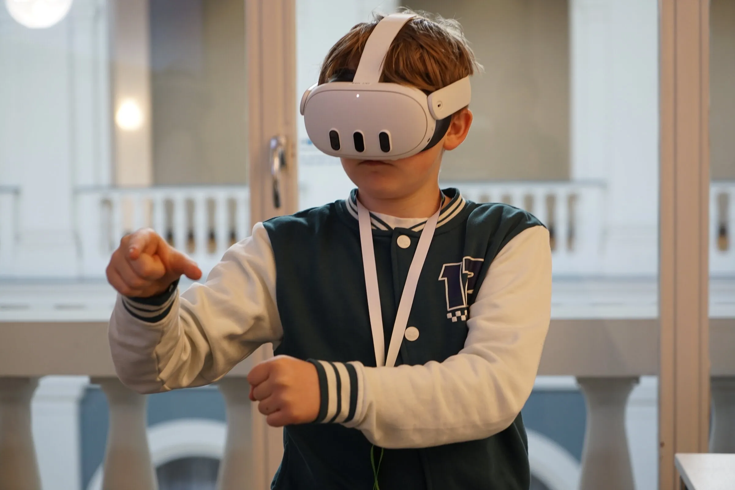Schüler mit VR-Brille beim Orientierungstag der Handelskammer Hamburg